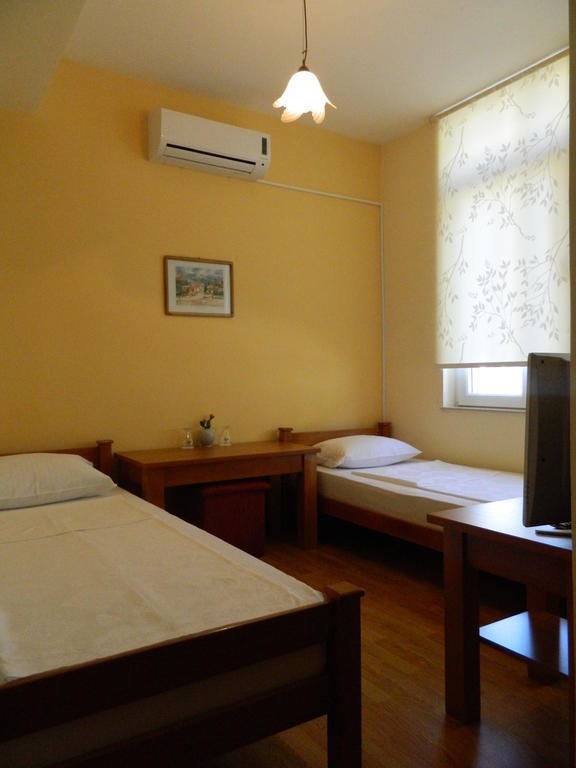 Pansion Centar Bed & Breakfast Tuzla Ruang foto