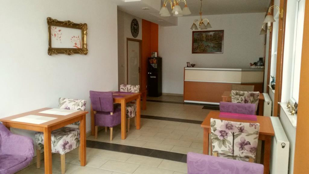 Pansion Centar Bed & Breakfast Tuzla Bagian luar foto