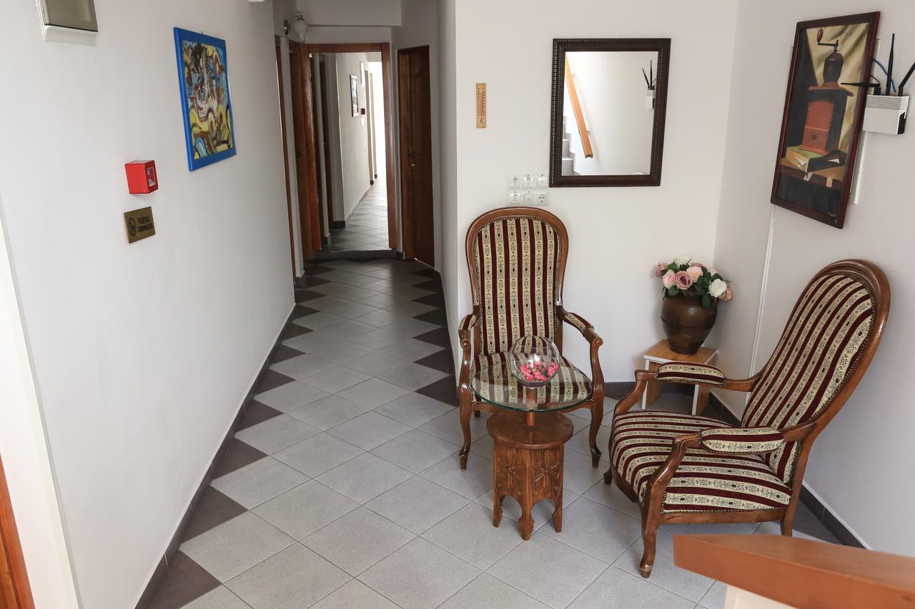 Pansion Centar Bed & Breakfast Tuzla Bagian luar foto